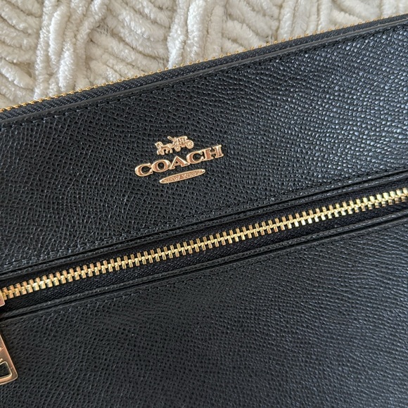 COACH•Wristlet - Picture 2 of 8